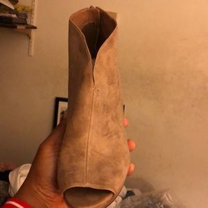 Nine West neutral colored heels